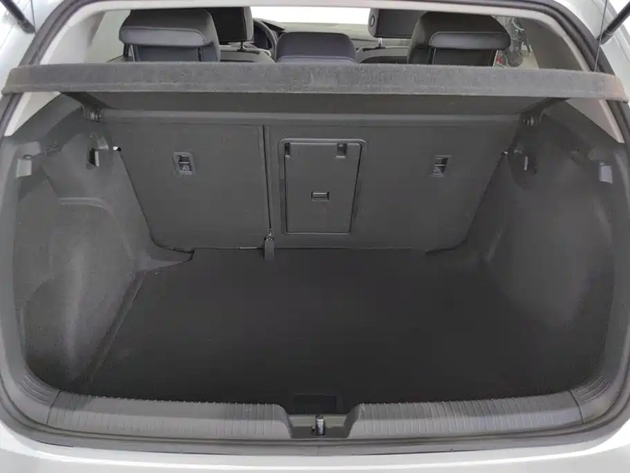 Volkswagen Golf 2023