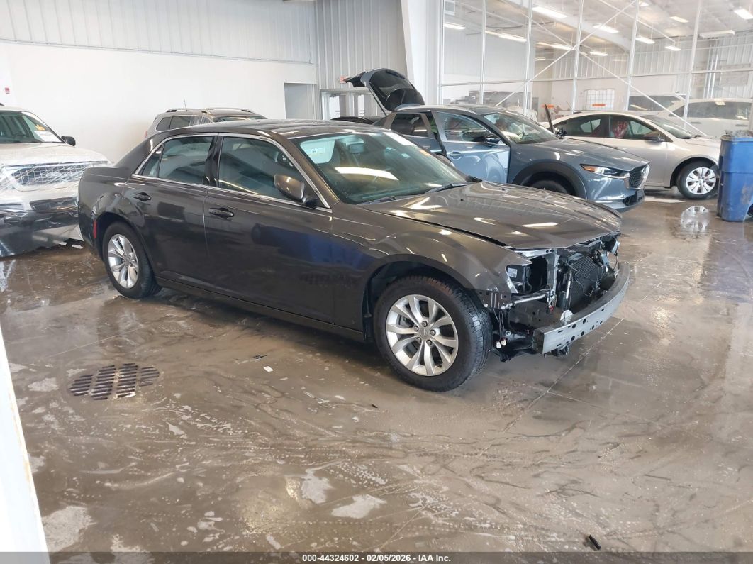 Chrysler 300 2021