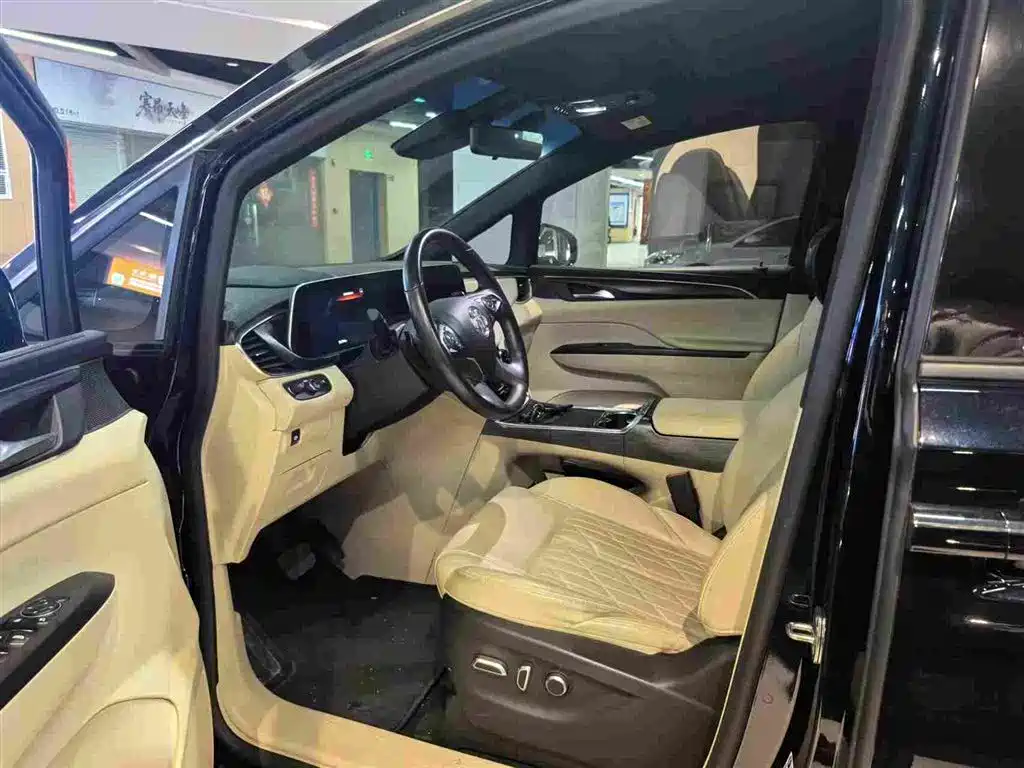 Buick GL8 2023