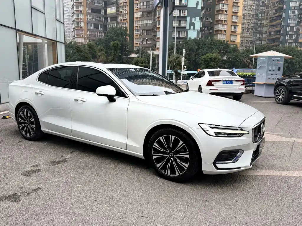 Volvo S60 2024