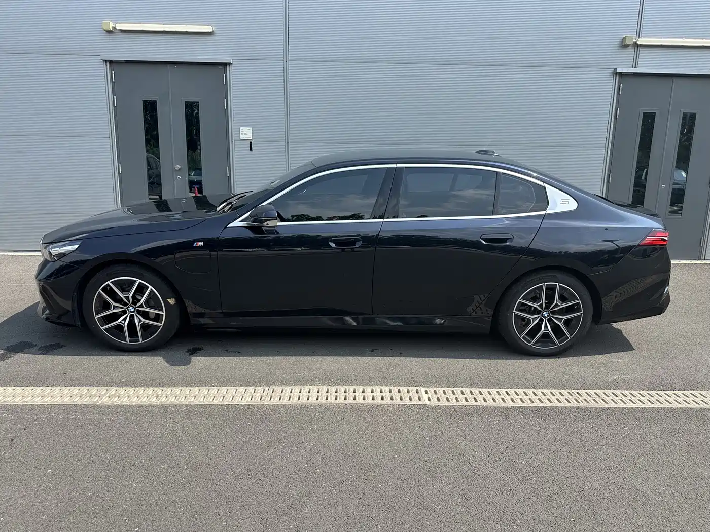 BMW i5 2025