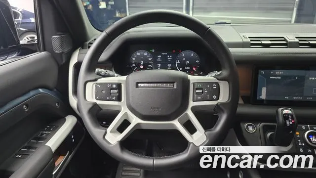 Land Rover Defender 2024