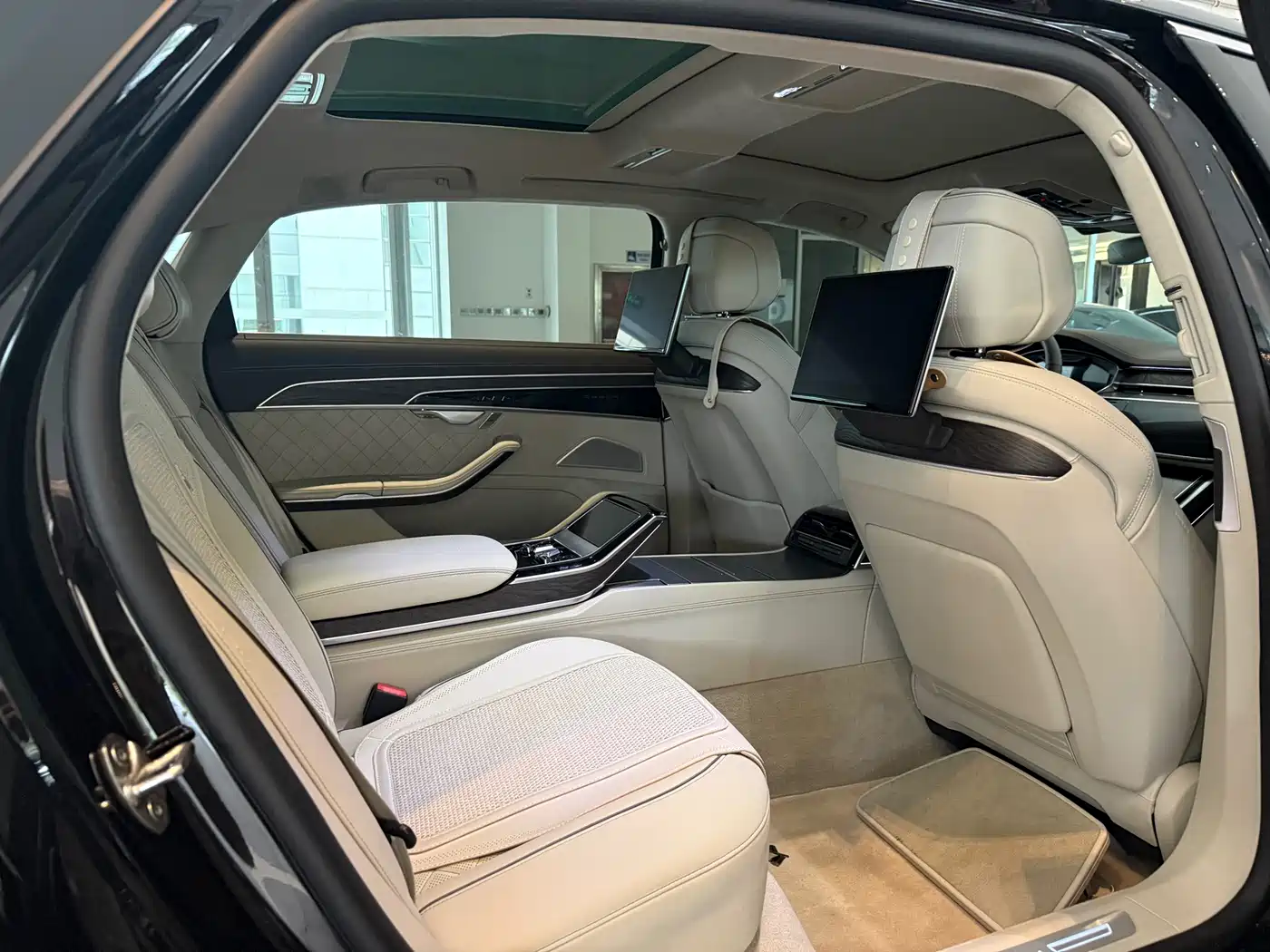 Audi A8 2023