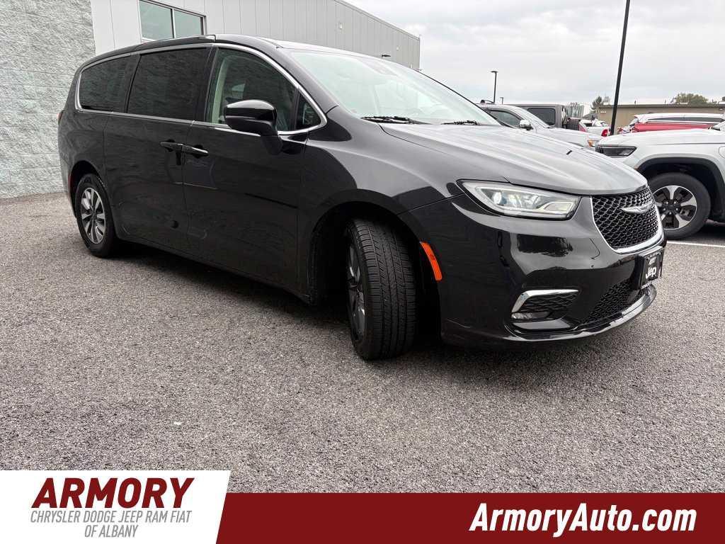 Chrysler Pacifica 2023