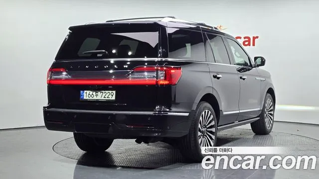 Lincoln Navigator 2021