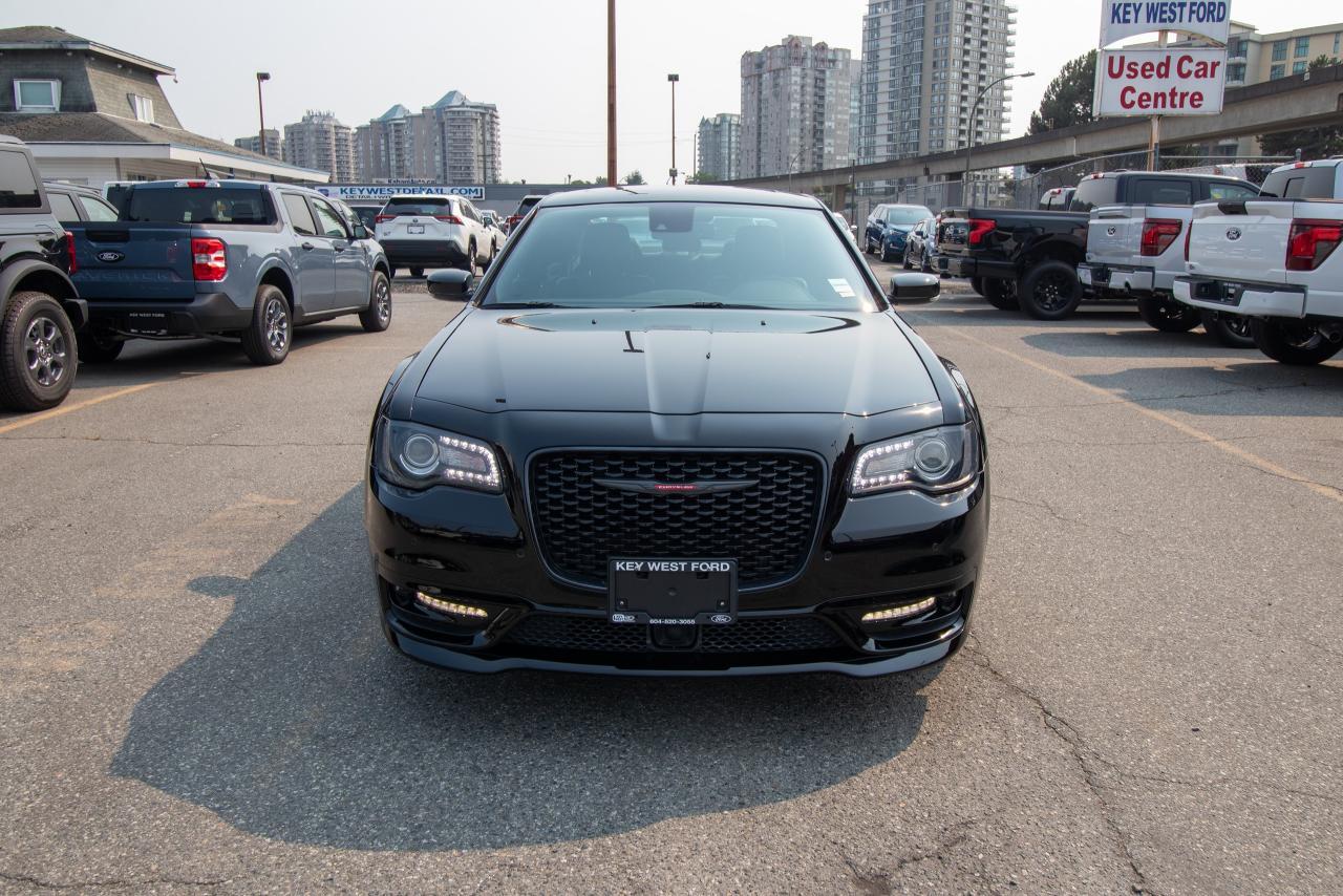 Chrysler 300 2023