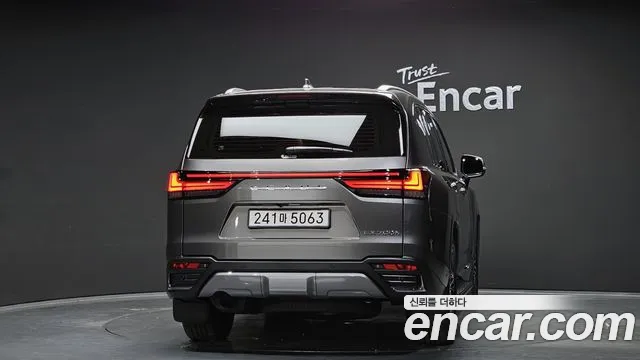 Lexus LX 2025
