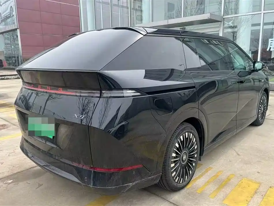Xpeng X9 2025