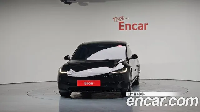 Tesla Model 3 2024