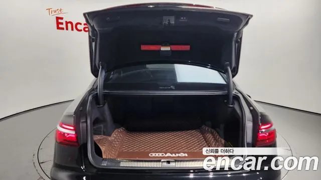 Audi A8 2022