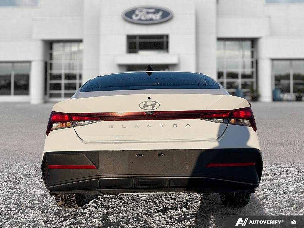 Hyundai Elantra 2024