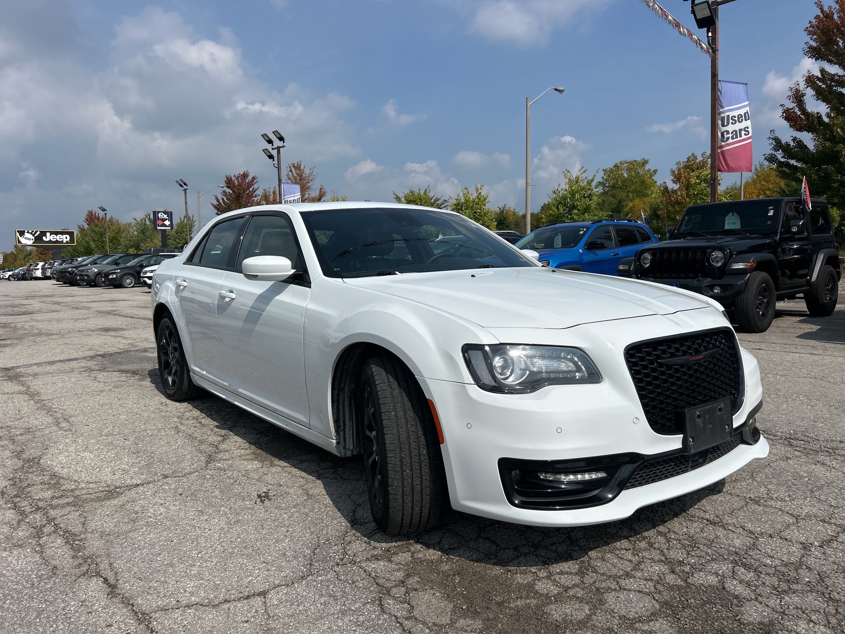 Chrysler 300 2023