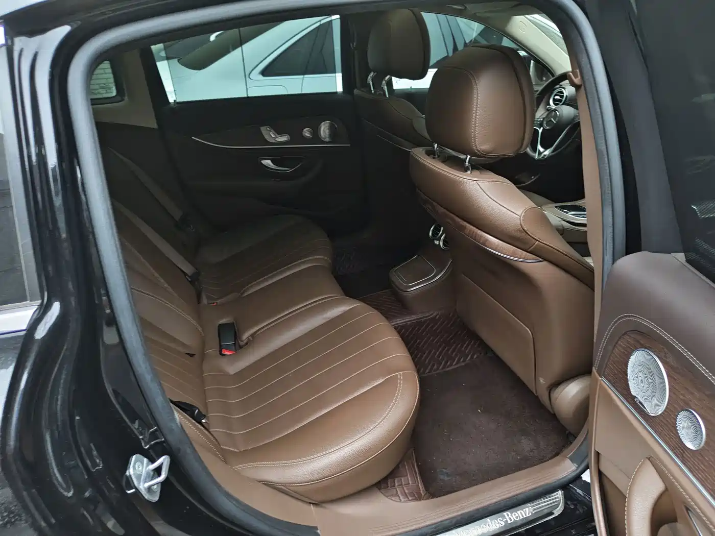 Mercedes-Benz E-Класс 2021