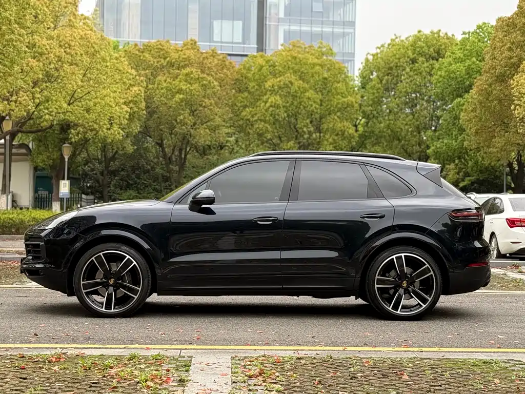 Porsche Cayenne 2022