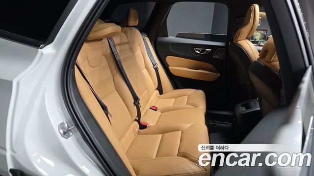 Volvo XC60 2022
