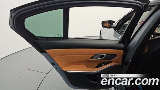BMW 3 серии 2023