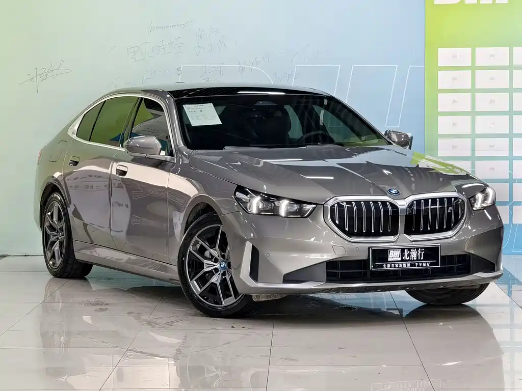 BMW i5 2024