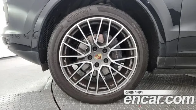 Porsche Cayenne 2021