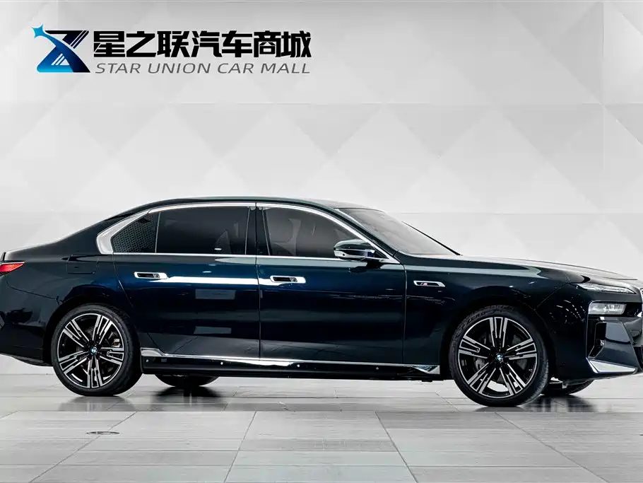 BMW i7 2025