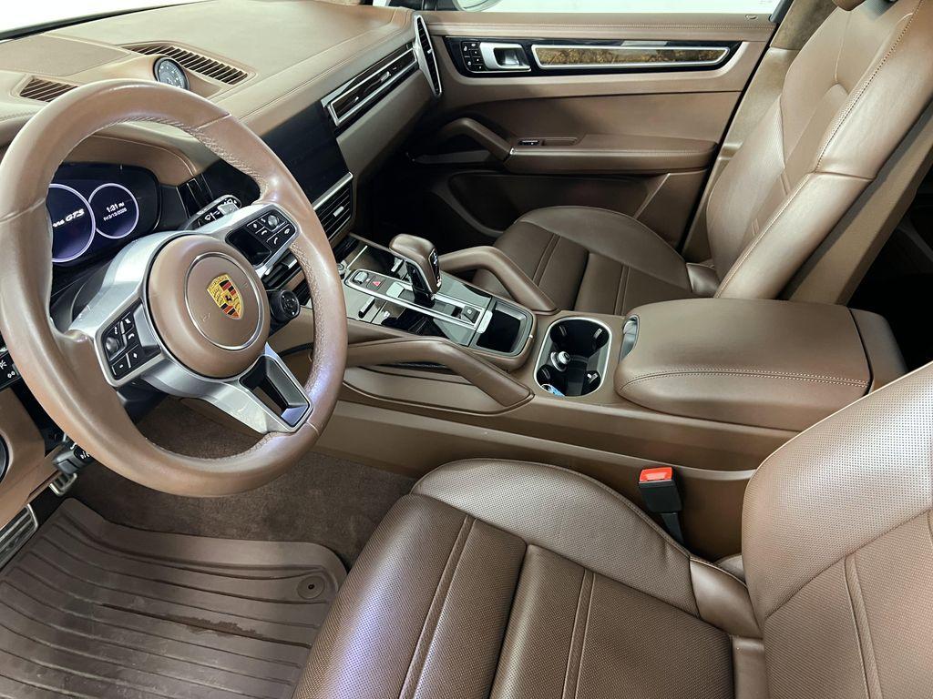 Porsche Cayenne 2021
