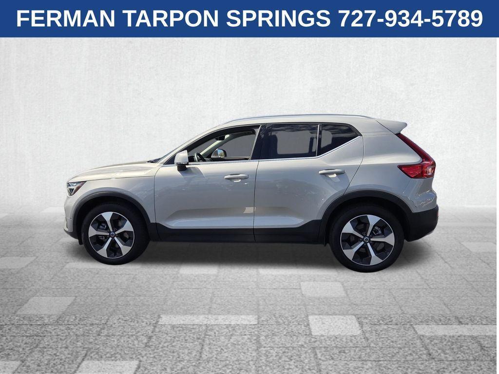 Volvo XC40 2025