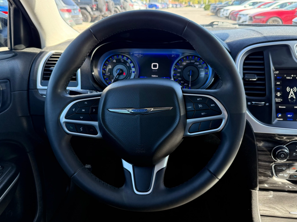 Chrysler 300 2022