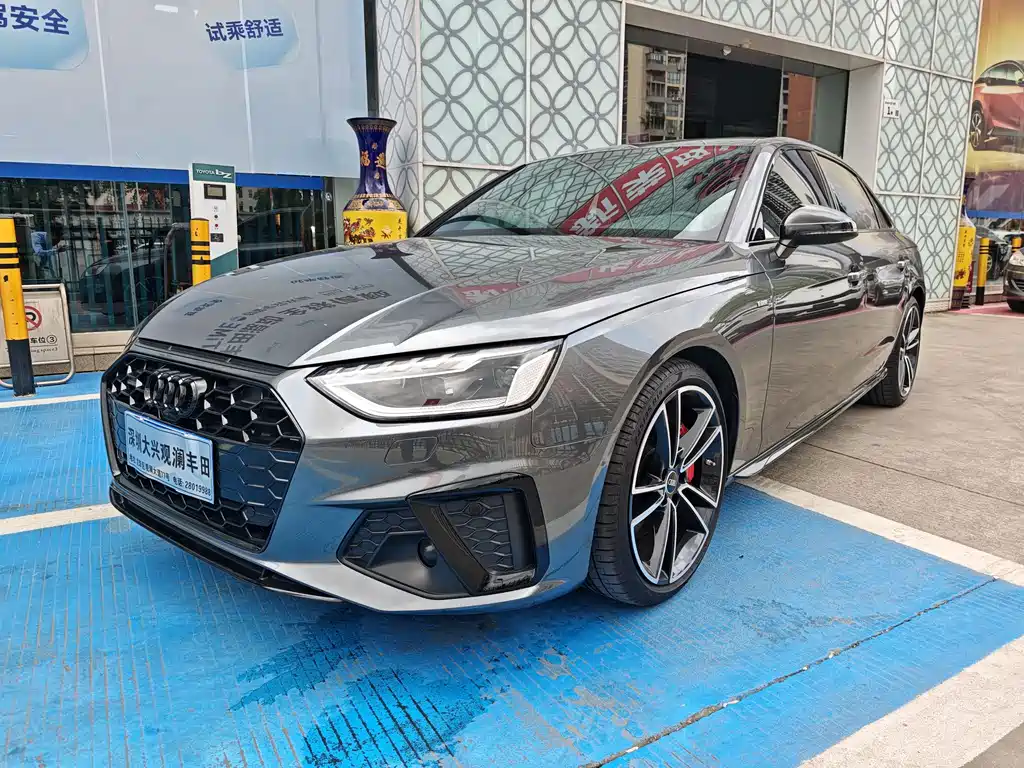 Audi A4 2023