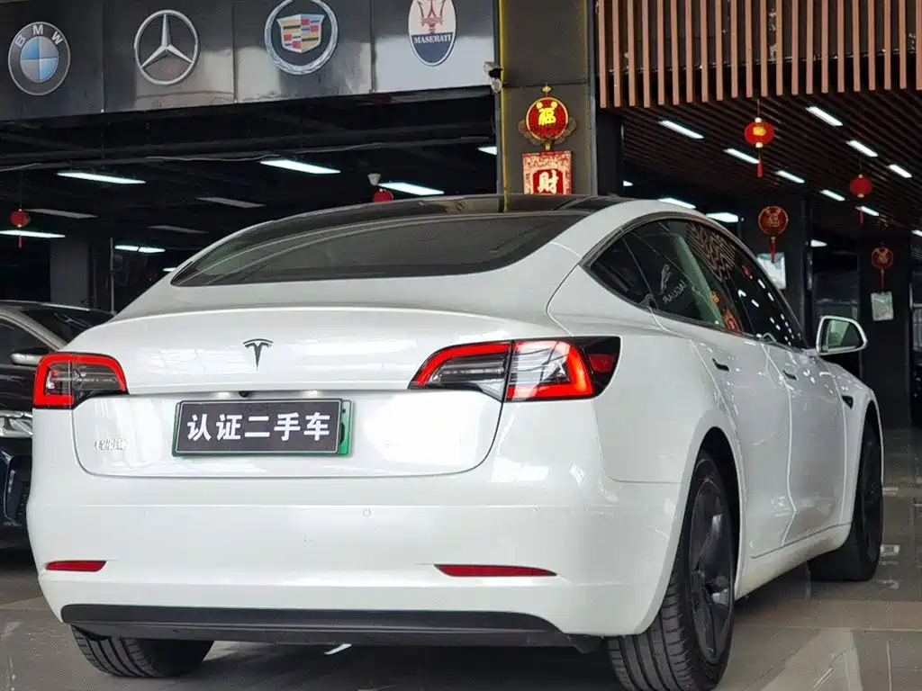 Tesla Model 3 2020