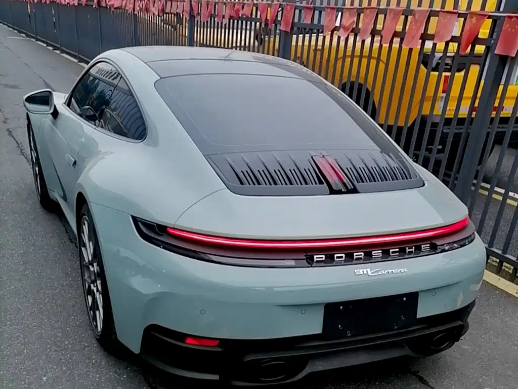 Porsche 911 2025