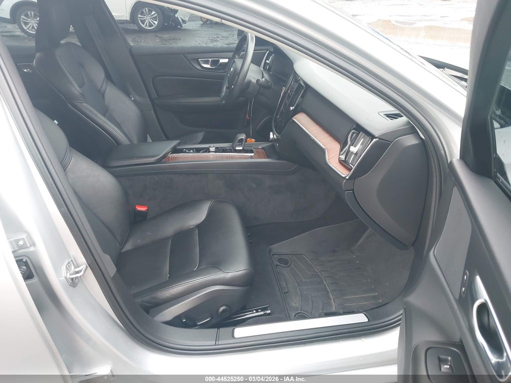 Volvo S60 2022