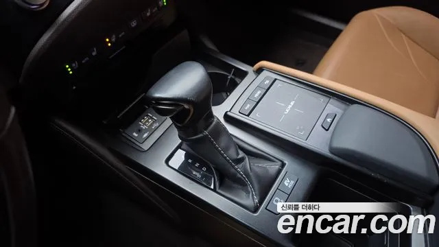 Lexus ES 2021
