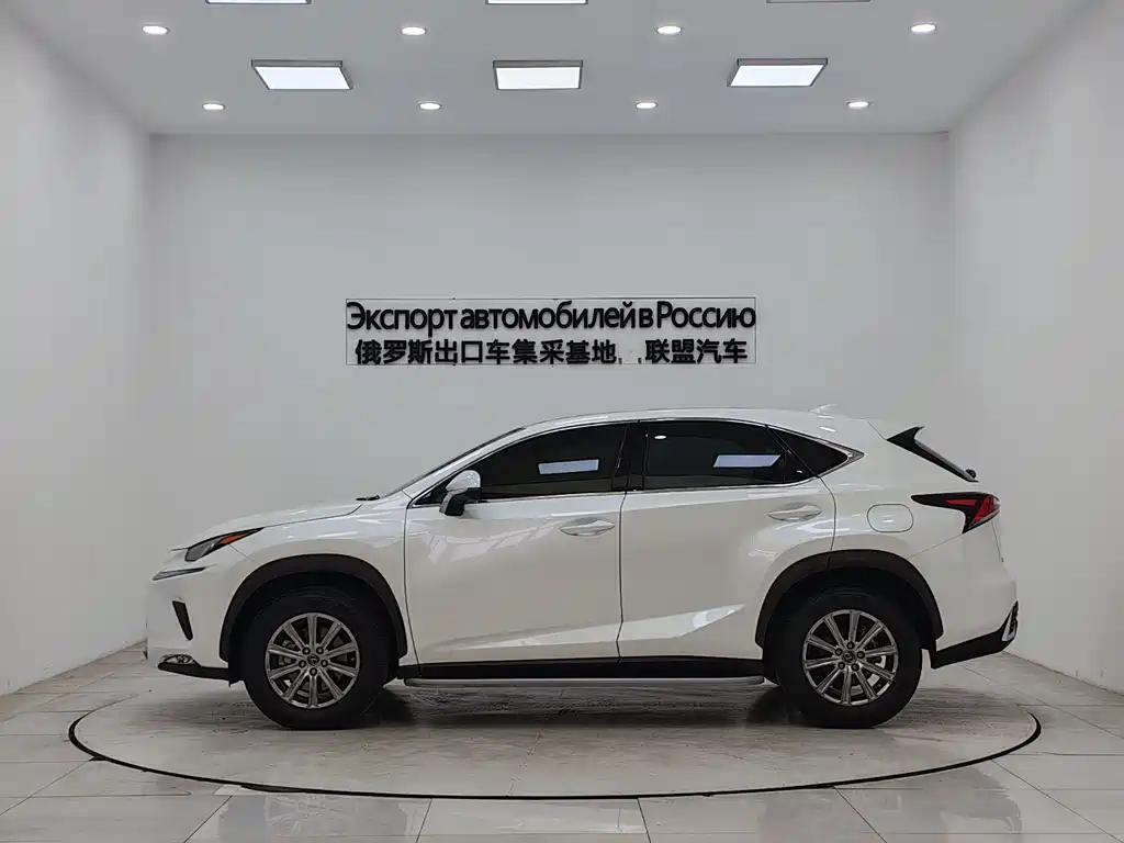 Lexus NX 2021