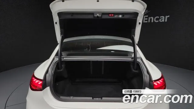 Mercedes-Benz EQE 2024