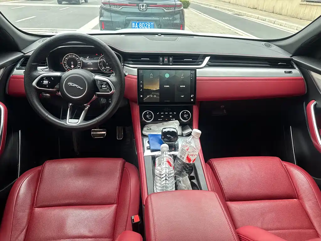 Jaguar F-Pace 2024