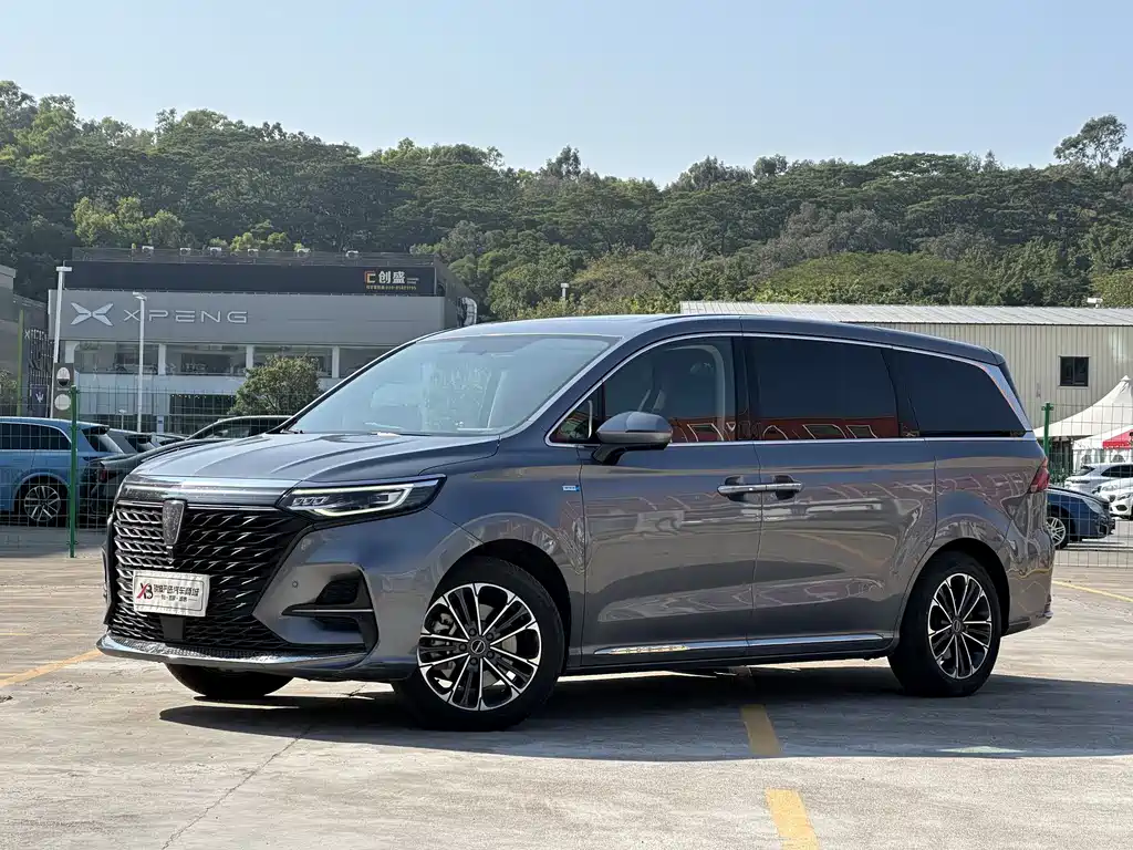 Roewe iMAX8 2021