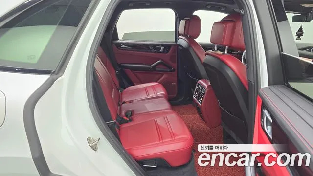 Porsche Cayenne 2021
