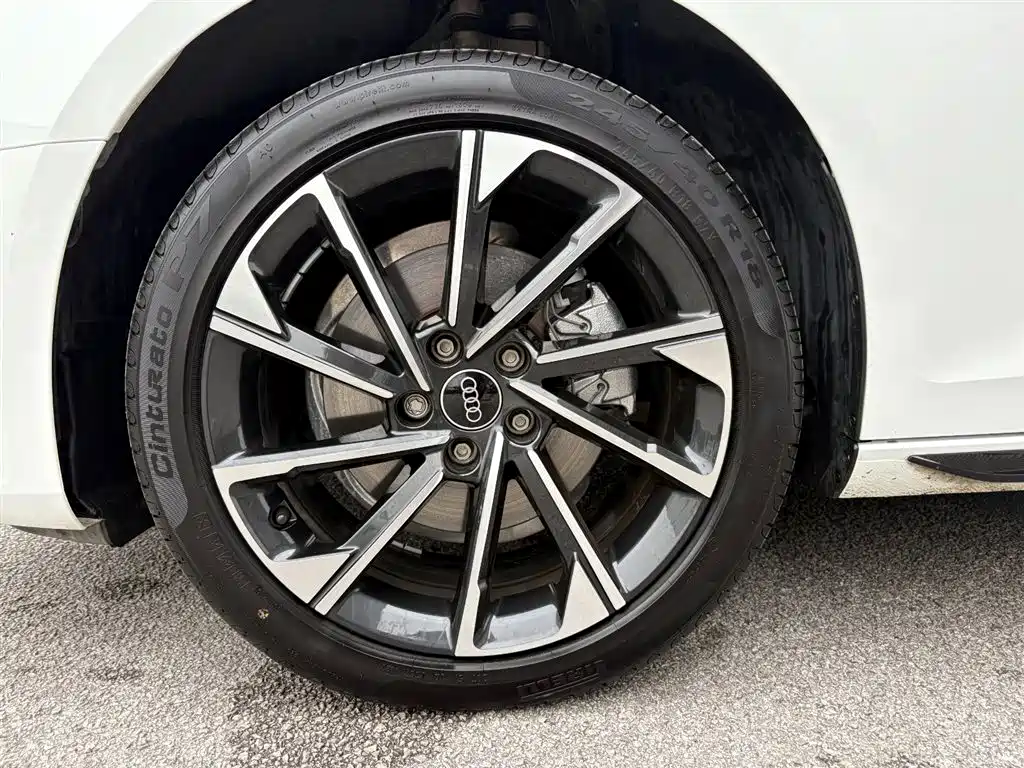 Audi A4 2023