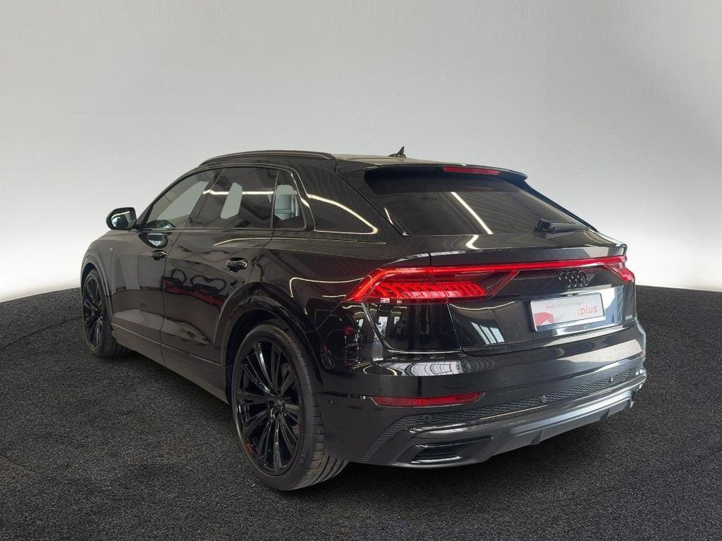 Audi Q8 2023