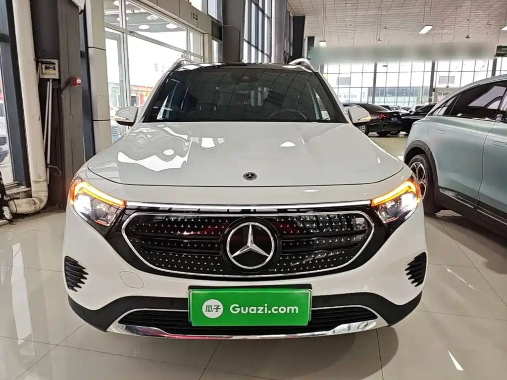Mercedes-Benz EQB 2023