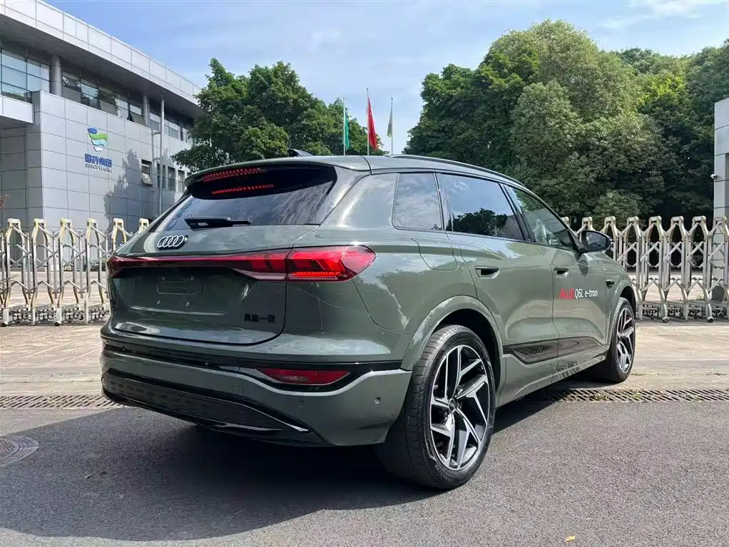 Audi e-tron 2025