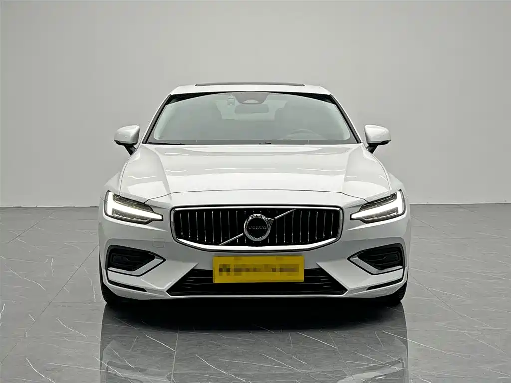 Volvo S60 2023