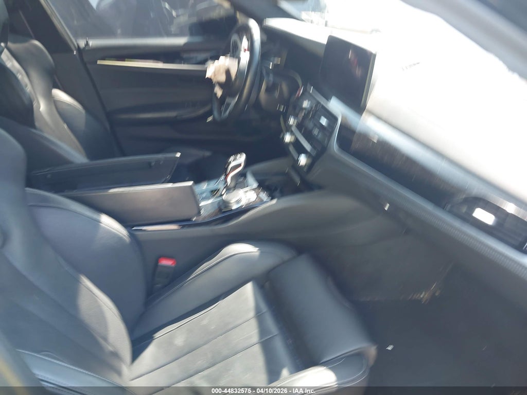 BMW M5 2021