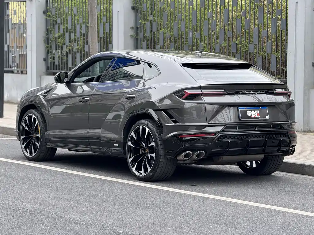 Lamborghini Urus 2023