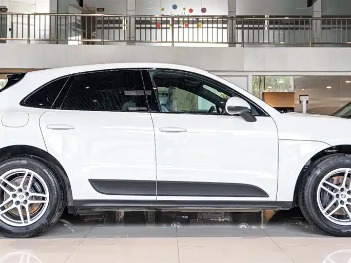 Porsche Macan 2021