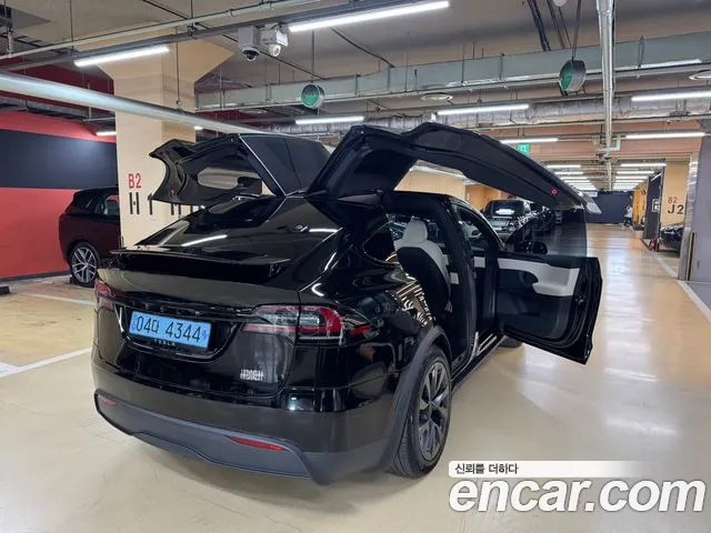 Tesla Model X 2024