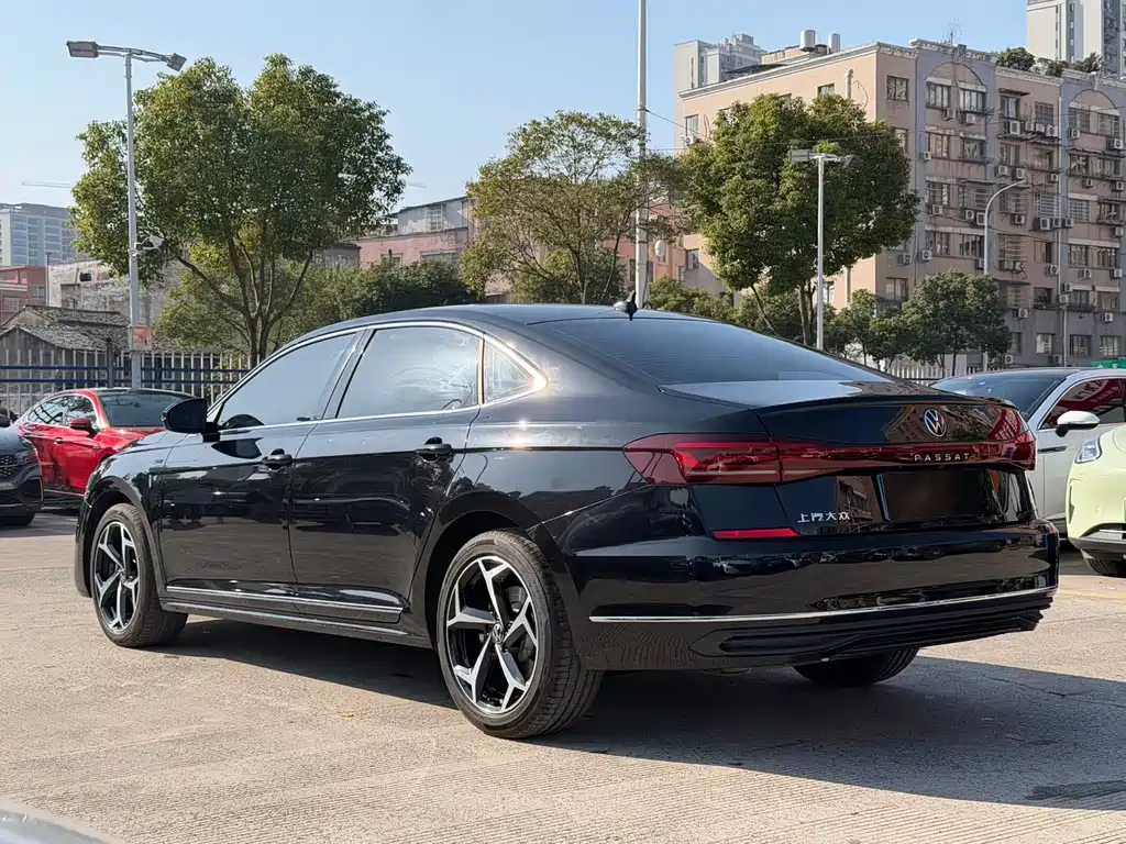 Volkswagen Passat 2023