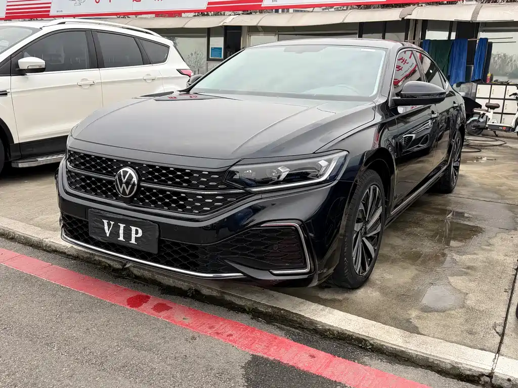 Volkswagen Passat 2022