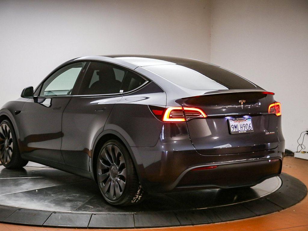 Tesla Model Y 2024