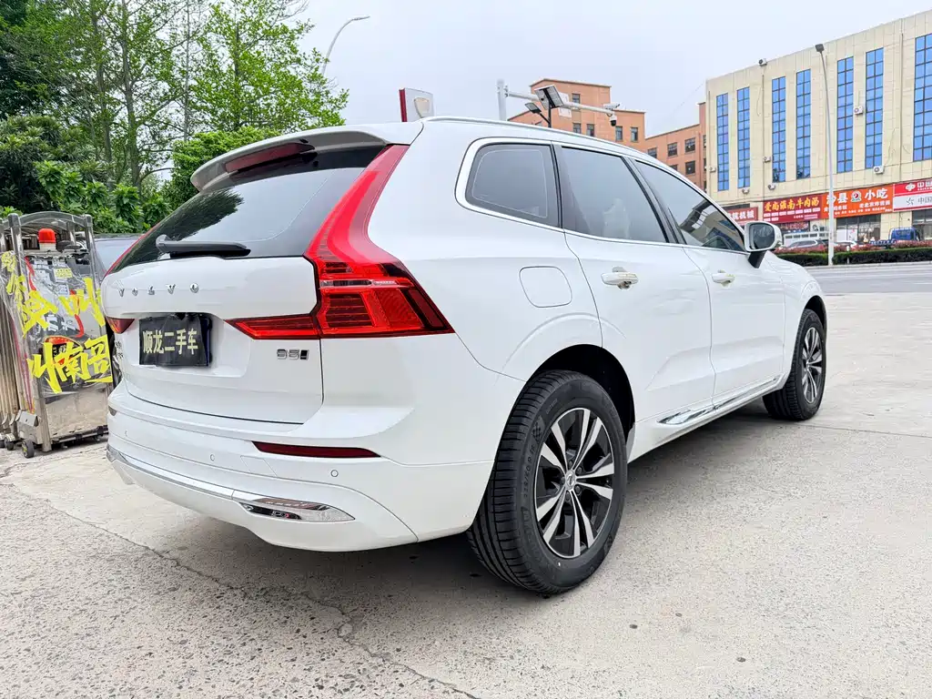 Volvo XC60 2022