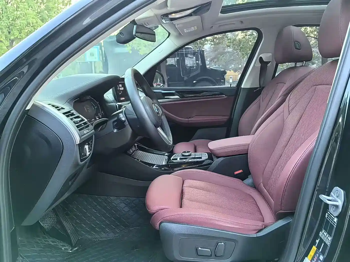 BMW iX3 2024